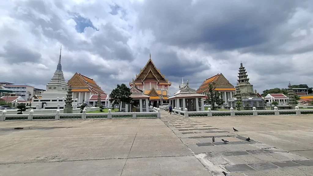 วัดกัลยาณมิตรวรมหาวิหาร พระอุโบสถวัดสำคัญริมแม่น้ำเจ้าพระยา