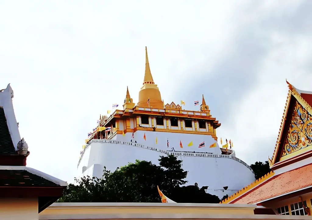 วัดสระเกศราชวรมหาวิหาร เจดีย์ภูเขาทอง